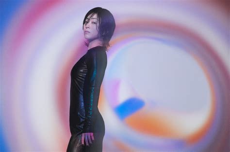 Utada Hikaru'ın Tokyo Konserinde Sahneye İlk Kez Çıkan Hologramik Kedi!